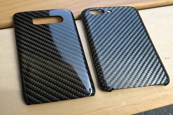 A cross-section showing the layers of real carbon fiber vs hydro dipped plastic